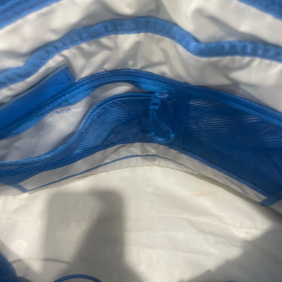 Lululemon Large Gym/ overnight bag - Picture 12 of 15